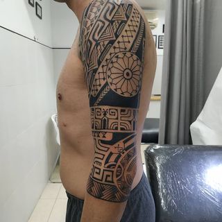 Maorí en el brazo